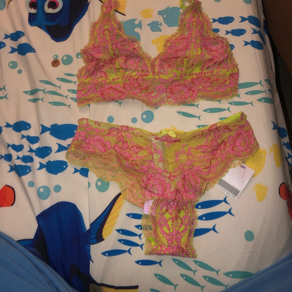 fenty underwear set. 
#fentybeauty 
#savagefenty